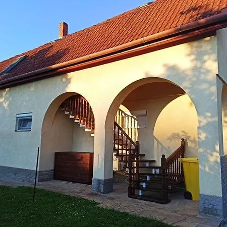 Kati Appartmann Appartamento Balatonberény